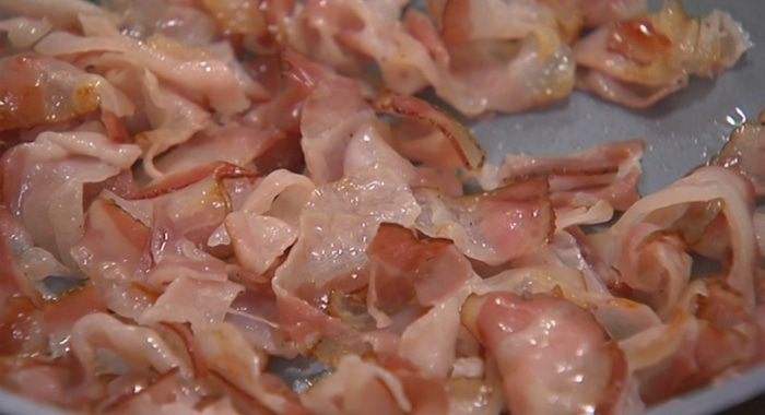 Молодой картофель с хрустящим салатом