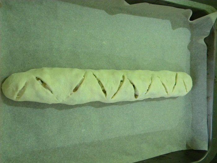 Багет с салом и зеленым луком