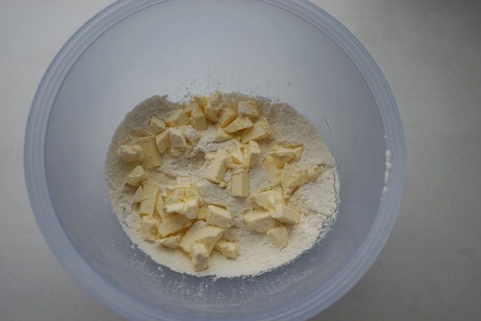 Галета с тыквой, карамелизированным луком и сыром