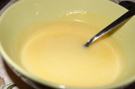 Йогуртовый пирог с персиками в сливочной заливке