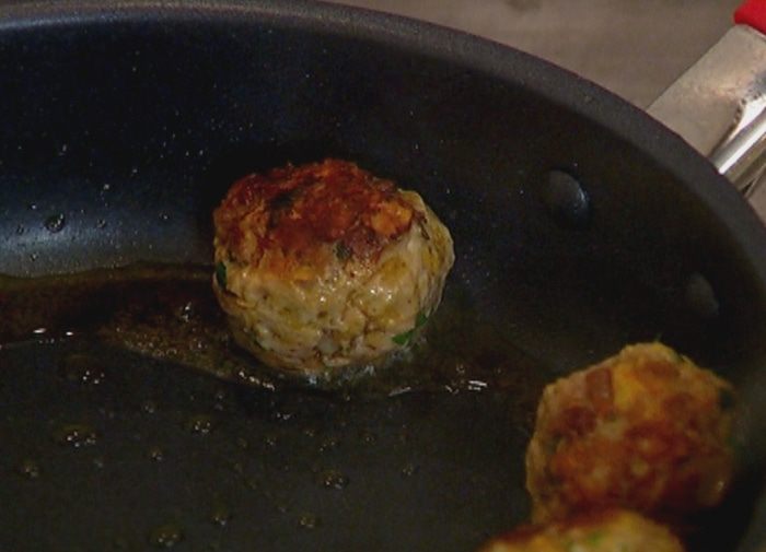 Мясные тефтельки в томатном соусе 