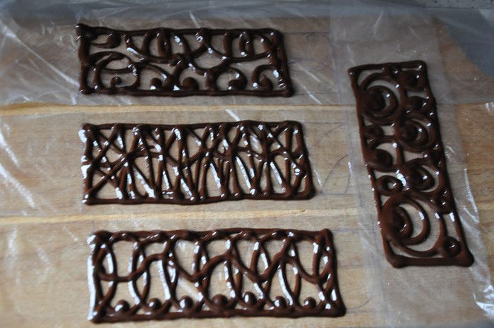 Блины с молочной начинкой в шоколадных кольцах