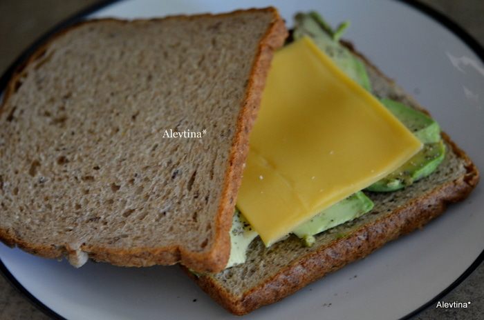 Бутерброд с авокадо