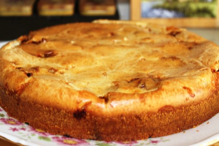 Пирог с семгой и сыром