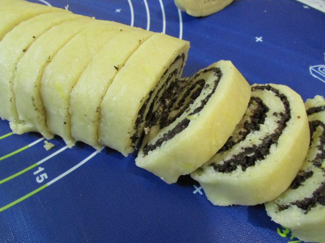 Сырное печенье с маслинами и ароматом лимона