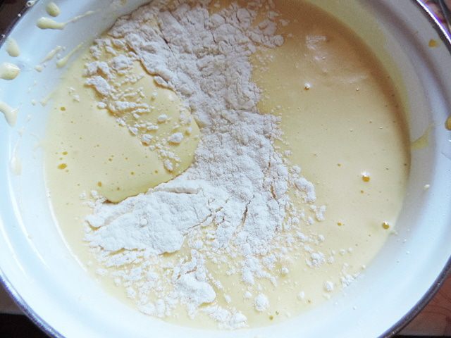 Изумительный белый бисквит