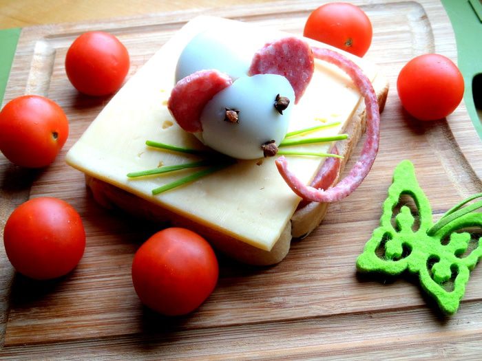 Бутерброд на завтрак с &amp;quot;мышкой&amp;quot; на сыре