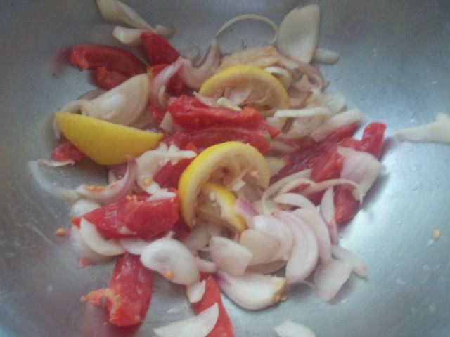 Ребрышки с черносливом и коньяком