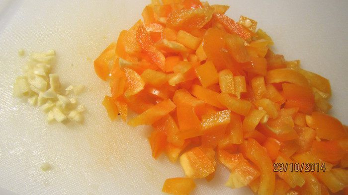 Теплый салат с кускусом и овощами