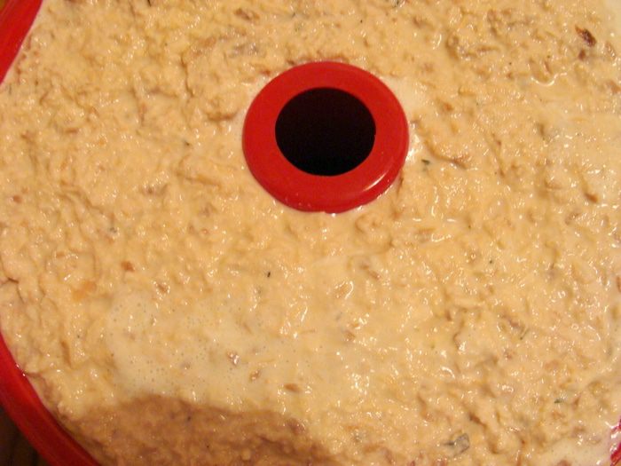 Закусочный лососево-сырный торт