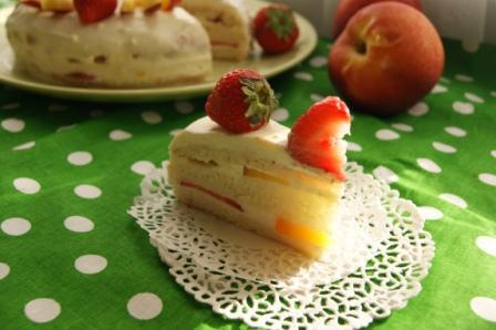 Бисквитный фруктовый торт со сливочным кремом к празднику &amp;quot;День семьи, любви и верности&amp;quot;