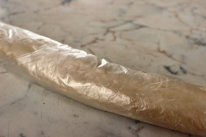 Завитки с орехами и изюмом