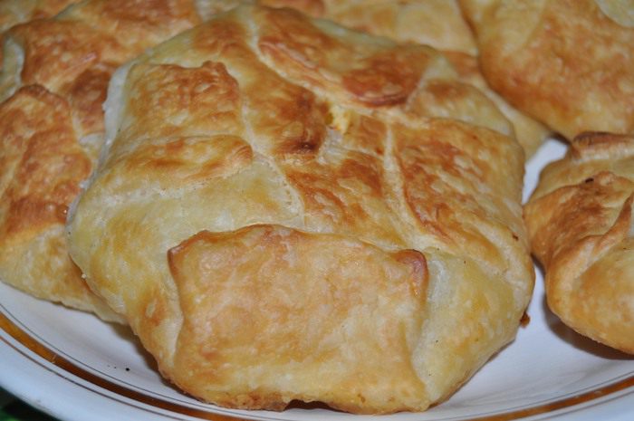 Плацинты из слоеного теста