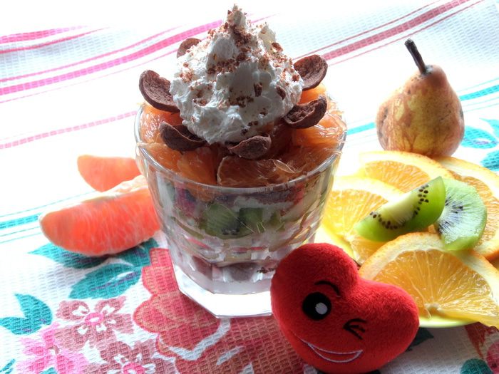 Салат-коктейль со сливками