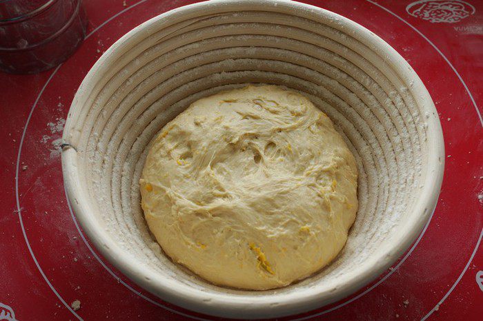 Хлеб с тыквой, чесноком и перцем