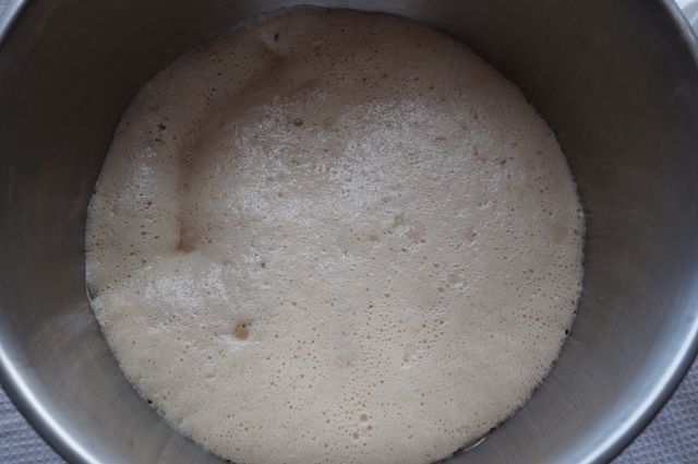 Воздушные рогалики с хрустящей ореховой начинкой (Українськи страви)