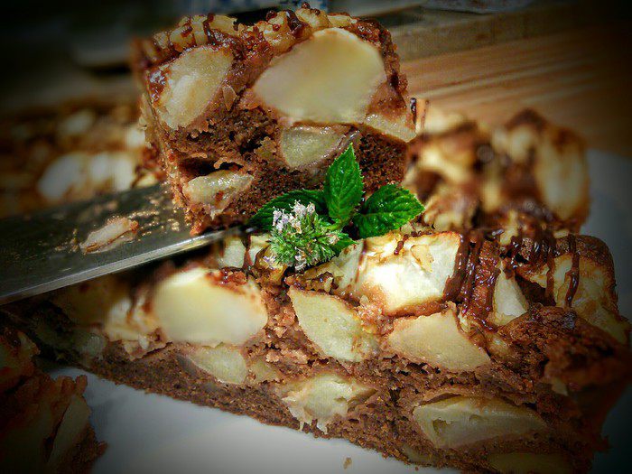 Брауни с яблоками 