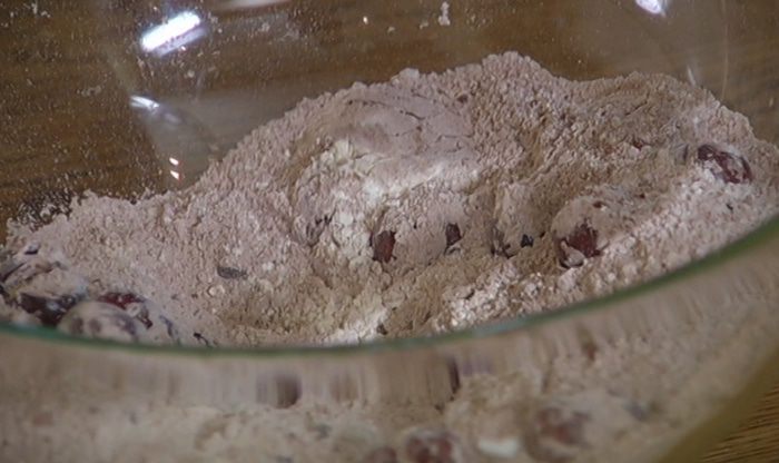 Шоколадные маффины с черешней 