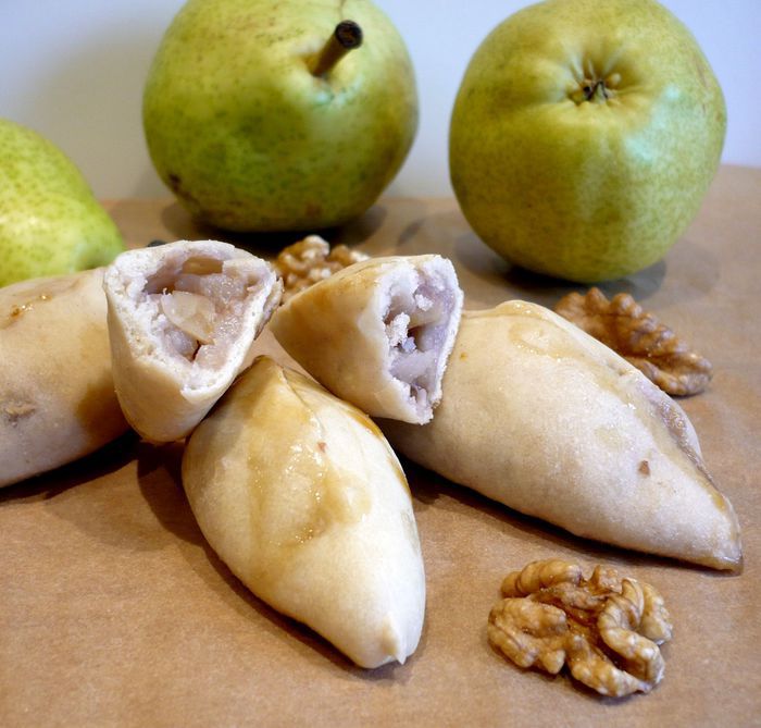 Постные пирожки на кокосовом тесте с грушево-ореховой начинкой