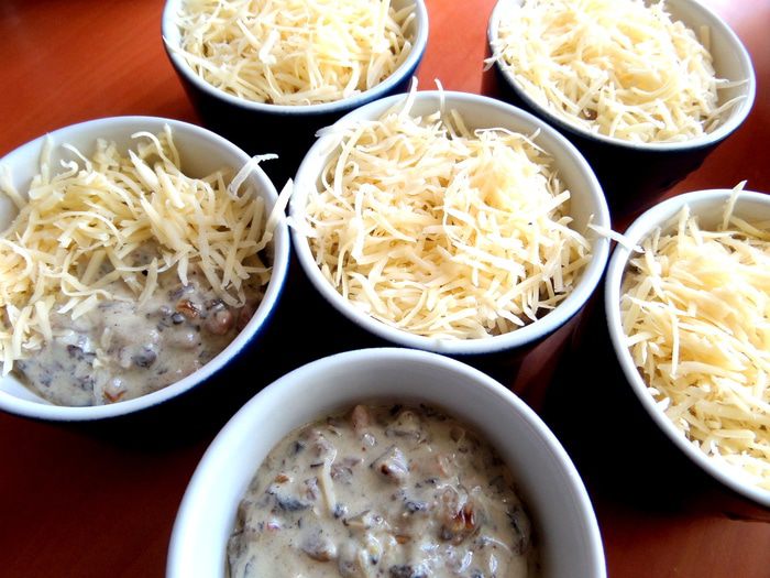 Сливочный жульен с ветчиной и грибами