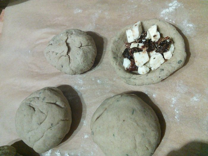 Хлебный кокот с овечьим сыром