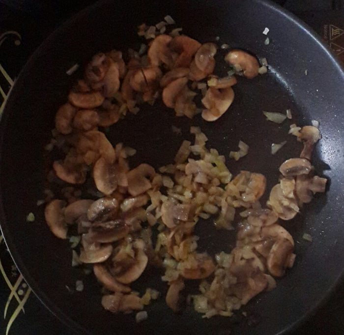 Грибная лапша по-шанхайски