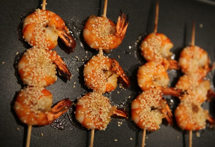 Креветки с имбирем и медом под грилем