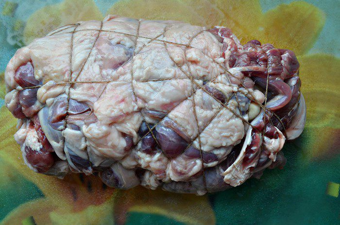 Баранья нога в слоеном тесте