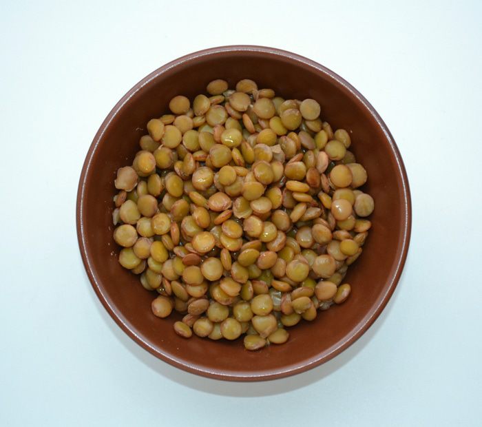 Салат из груши и чечевицы