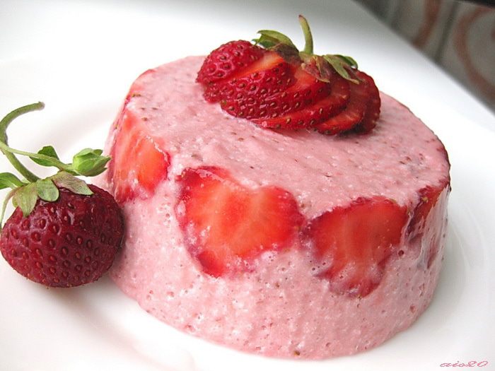 Десерт &amp;quot;Клубничный самбук со сливками&amp;quot;