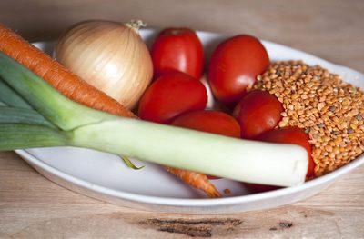 Суп из красной чечевицы с хрустящим шалфеем