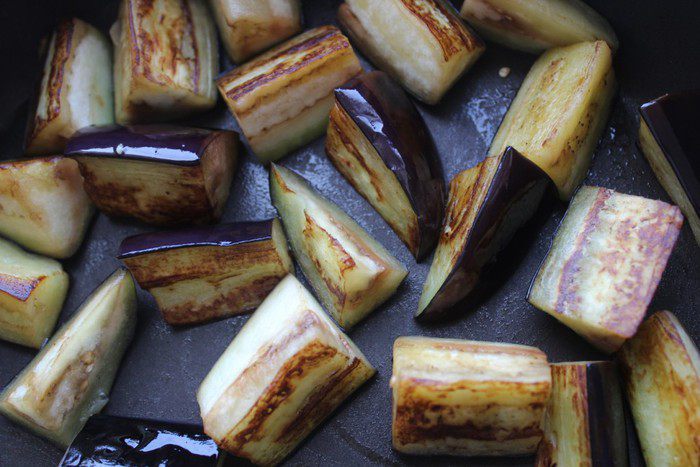 Цыпленок с молодыми овощами