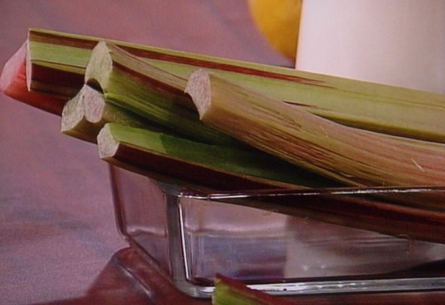 Творожные пироги с ревенем