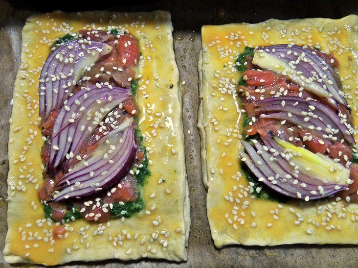Слойки с картошкой и лососем