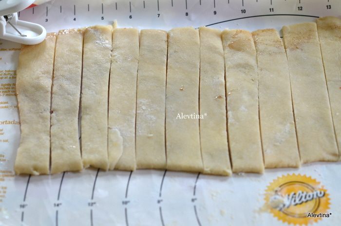 Печенье палочки с корицей