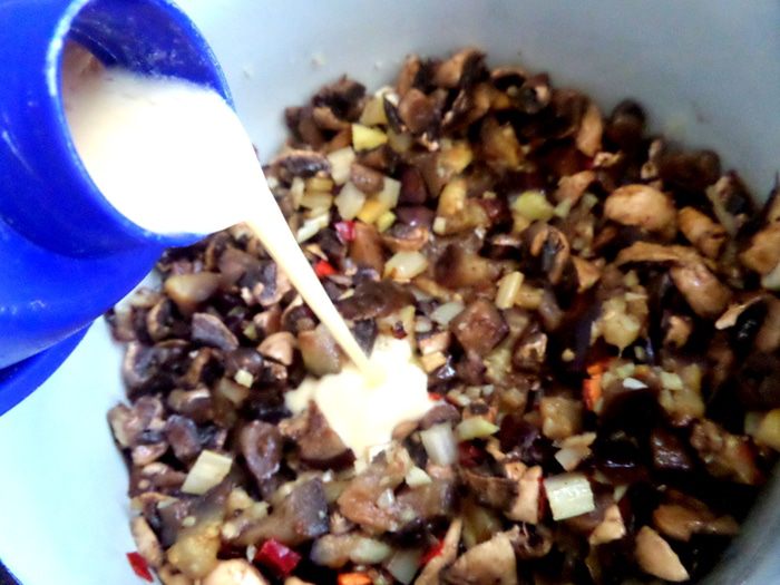 Фриттата из баклажанов с грибами