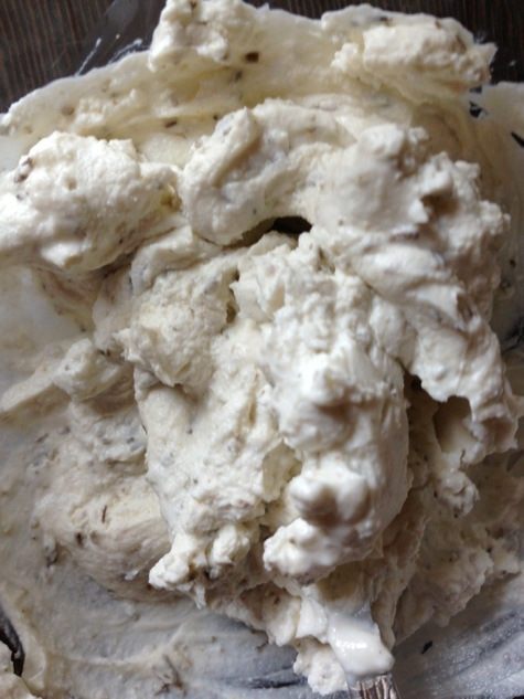 Закуска из поленты с козьим сыром и ароматными травами