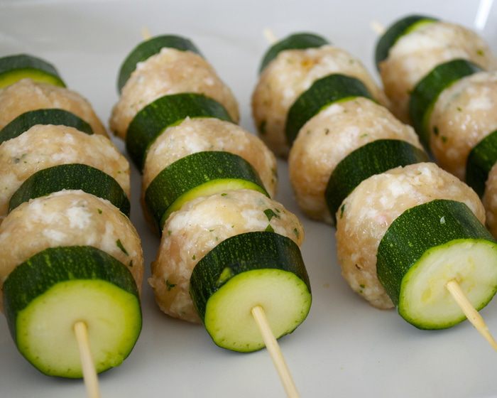 Летние шашлычки с цукини и куриными тефтельками (для Елены Ковач)