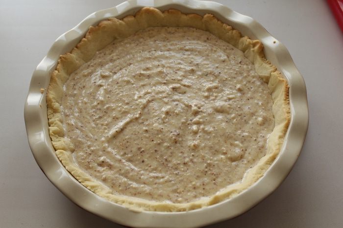 Тарт с миндалем и яблоками