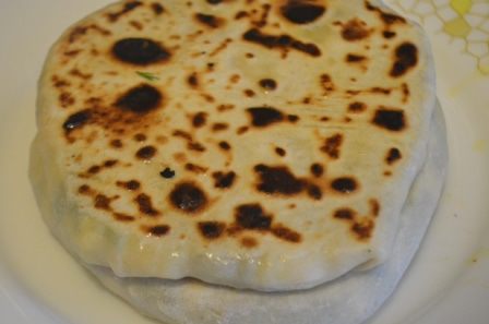 Мини-кутабы со свежей огородной зеленью