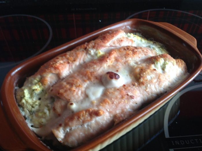 Рулеты из индейки с творогом и зеленью