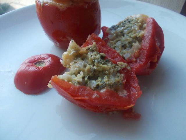 Помидоры, фаршированные рисом и сыром