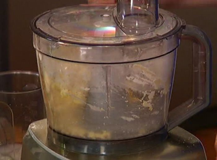 Быстрый пирог с апельсиновым джемом, орехами и амаретти 