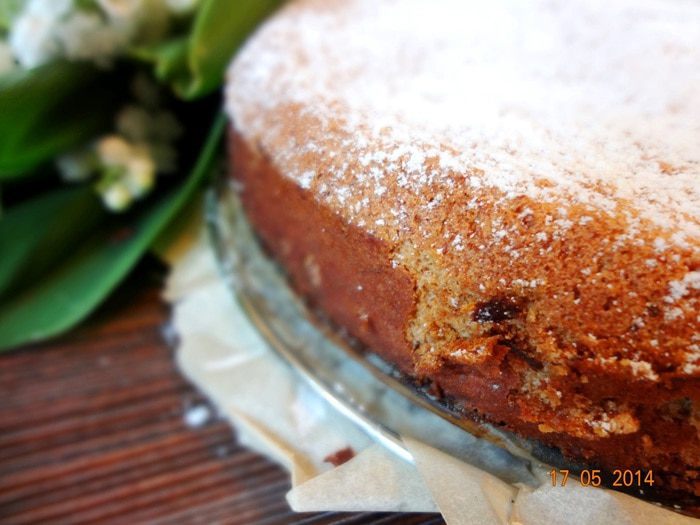 Нежный ореховый пирог с лаймом и кокосом