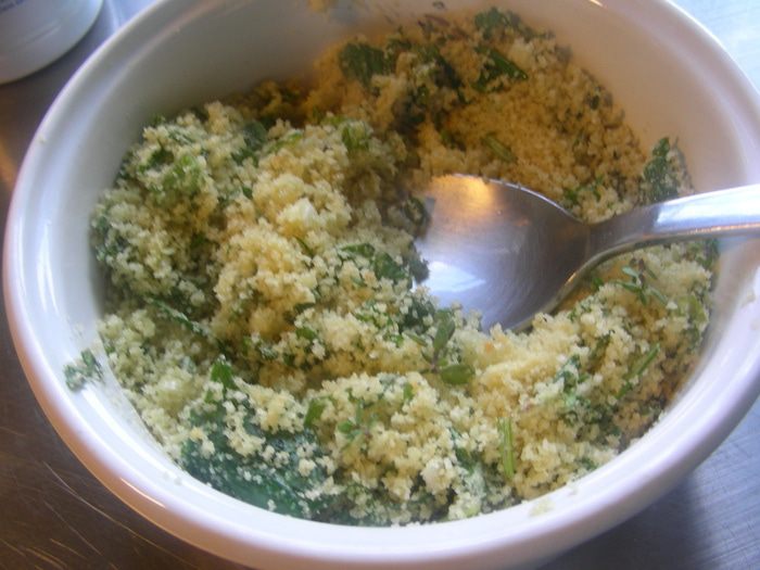 Запеченные помидоры с ароматной посыпкой