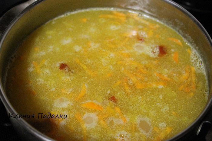 Гороховый суп с копчеными крылышками