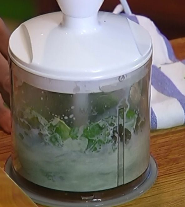 Шоколадный десерт с мятой