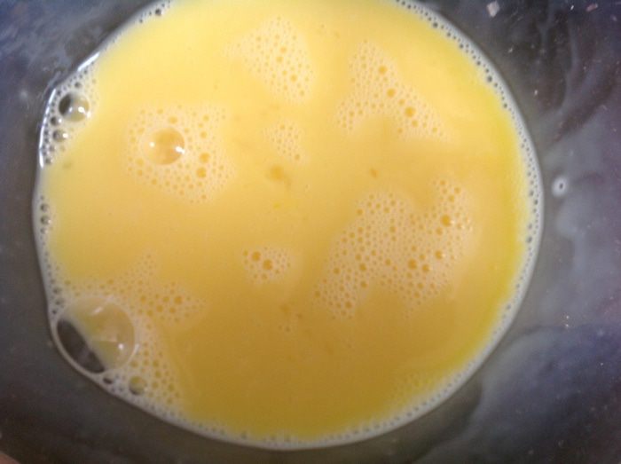 Пирог со свининой, щавелем и сыром