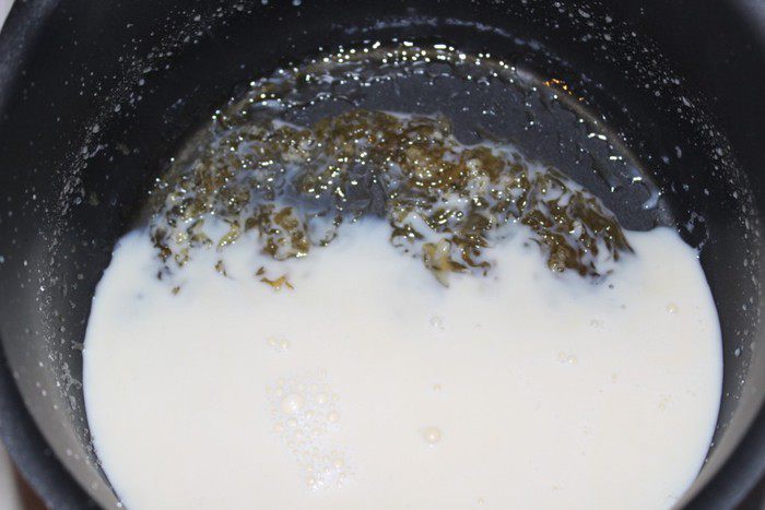 Кофейно-ромовая панна котта с соусом Тоффи