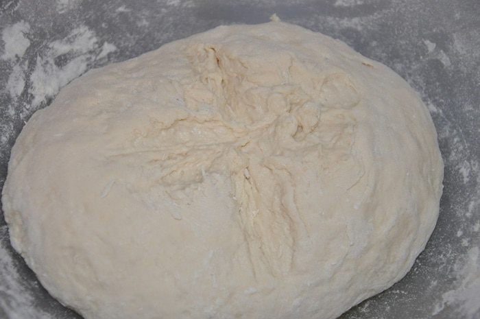 Тосканский пресный хлеб с рулетом из ягнятины 